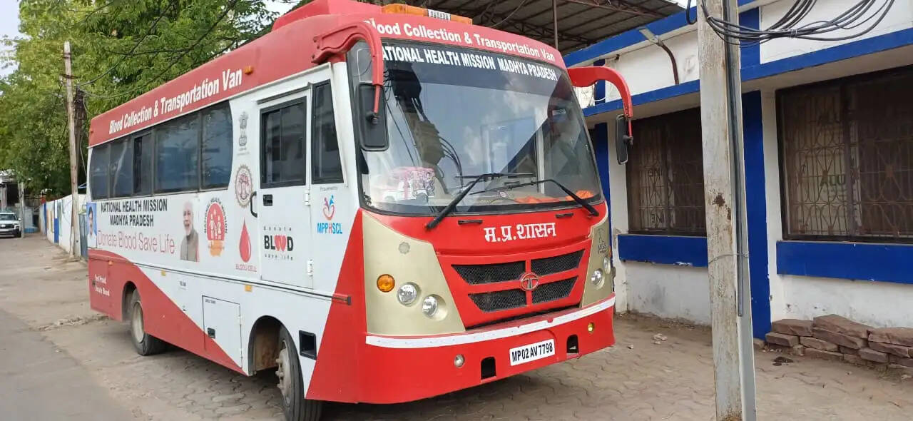 दमोह जिला अस्पताल के ब्लड बैंक में रक्त संकट गहराया, दुर्लभ ब्लड ग्रुप की कमी बनी बड़ी चुनौती