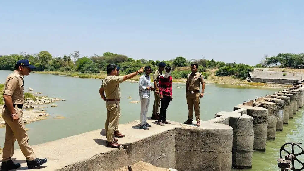 ईद पर कानून व्यवस्था बनाए रखने एसपी ने किया संवेदनशील क्षेत्रों और जलाशयों का निरीक्षण