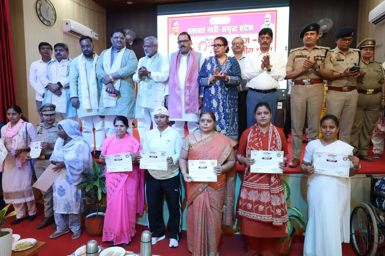 मिशन शक्ति का उद्देश्य महिलाओं की सुरक्षा, शिक्षा, सम्मान और स्वावलंबन को बढ़ावा देना
