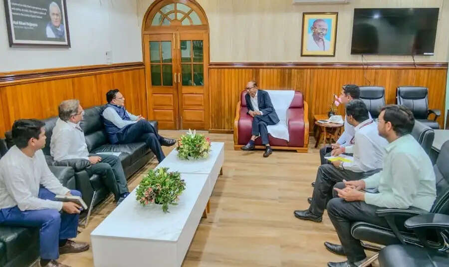 मणिपुर : इंफाल रेलवे परियोजना को पूरा समर्थन देने का मुख्यमंत्री ने दिया भरोसा