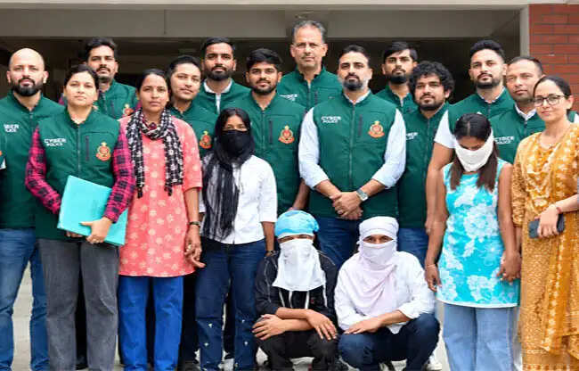 सोनीपत: टाइगर श्रॉफ पर फायरिंग मामले में दो युवतियाें समेत तीन गिरफ्तार, तीन दिन का ट्रांजिट रिमांड
