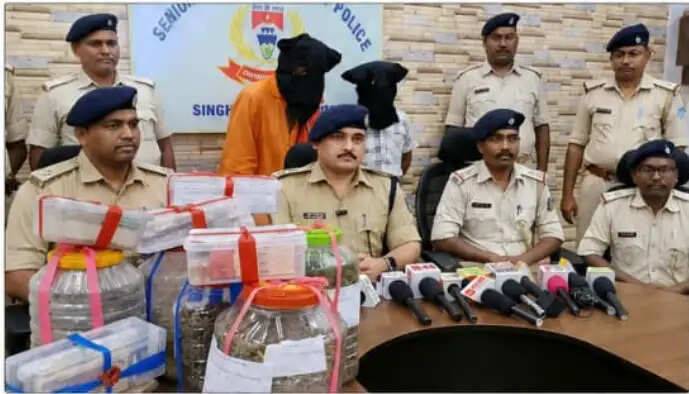 जमशेदपुर में 7.8 किलो गांजा के साथ मुख्य सप्लायर समेत दो तस्कर गिरफ्तार