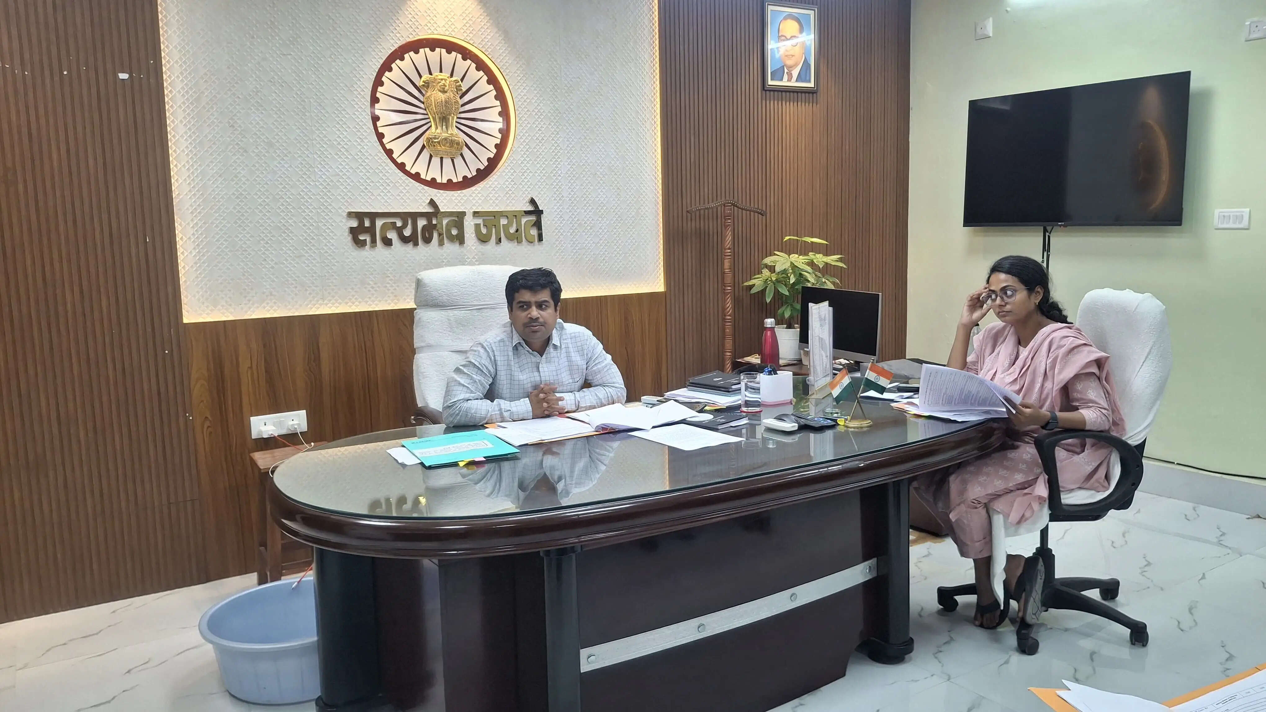 किसानों तक योजनाओं का लाभ पहुंचाने पर जोर, डीएम ने कृषि विभाग को दिए सख्त निर्देश