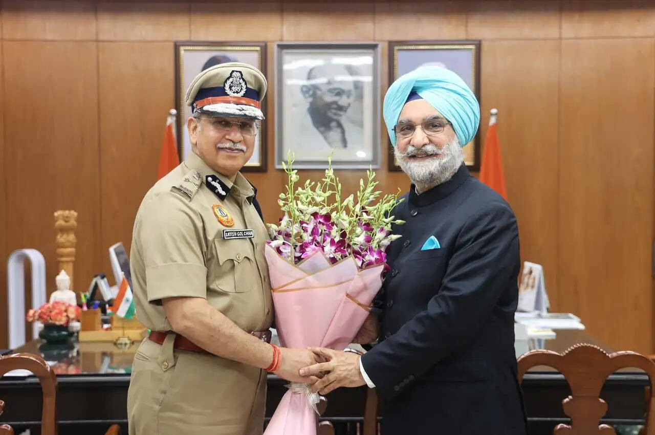 दिल्ली के उपराज्यपाल ने राष्ट्रपति से की मुलाकात