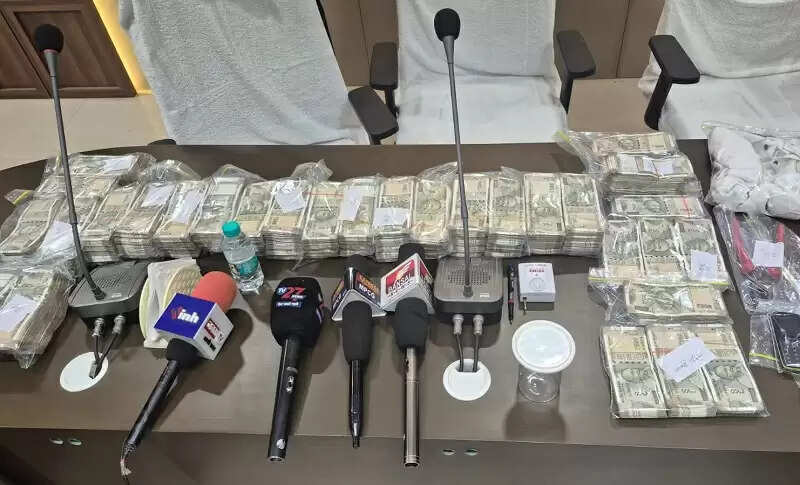 मप्र पुलिस ने किया लूट की तीन बड़ी वारदातों का खुलासा, 70 लाख रुपये से अधिक की सामग्री जब्‍त