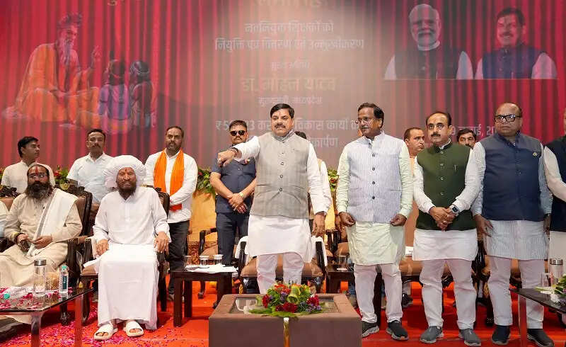 गुरूकुल परम्परा और नवीन तकनीक से गढ़ेंगे भविष्य का मध्य प्रदेश : मुख्यमंत्री डॉ. यादव