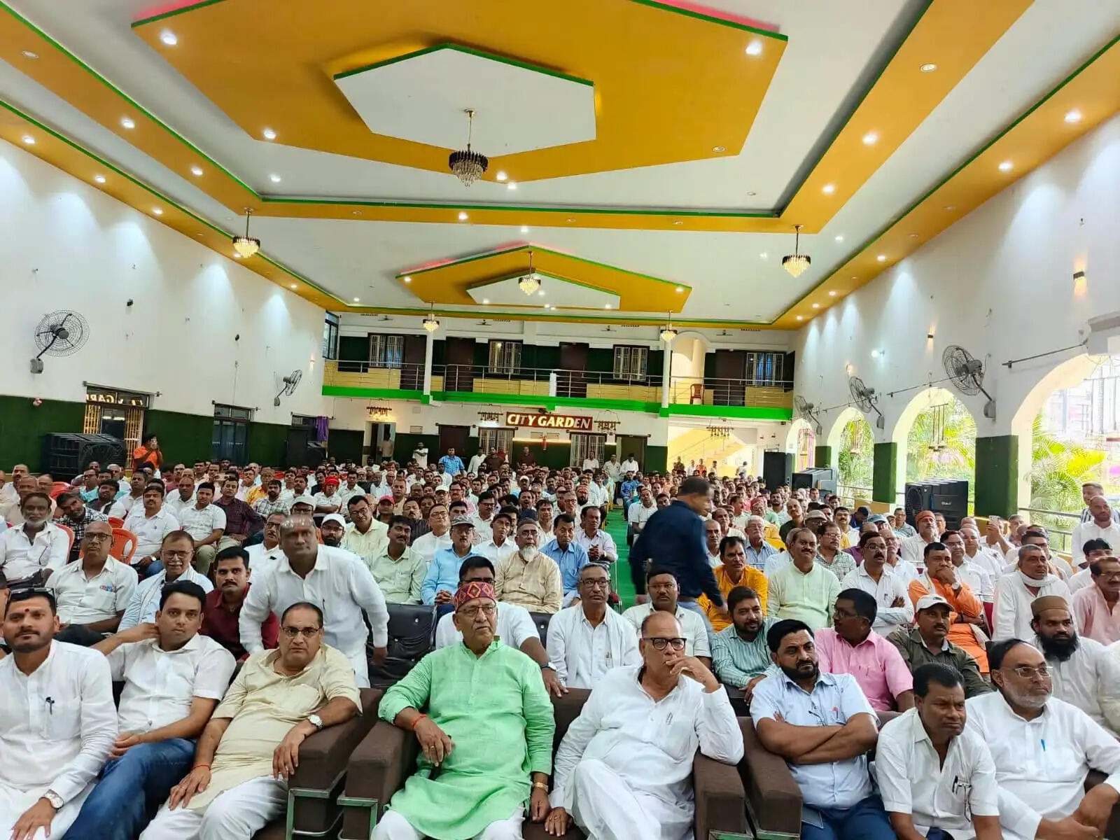 एनडीए समर्थित जदयू उम्मीदवार के नामांकन सभा में उपमुख्यमंत्री सहित कई मंत्री पहुंचे छपरा