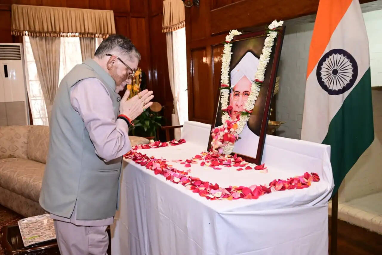 राष्ट्र निर्माण और नई पीढ़ी को दिशा देने में शिक्षकों की भूमिका अहम : राज्यपाल