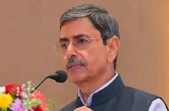 राज्यपाल ने वरिष्ठ अधिकारियों के साथ सुरक्षा व्यवस्था की समीक्षा की, निष्पक्ष चुनाव के लिए कड़े कदम उठाने के निर्देश