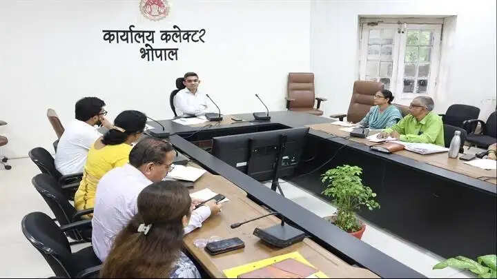 इंदौर की तर्ज पर भोपाल को भी बनाया जाएगा भिक्षावृत्ति मुक्त शहरः कलेक्टर मिश्रा