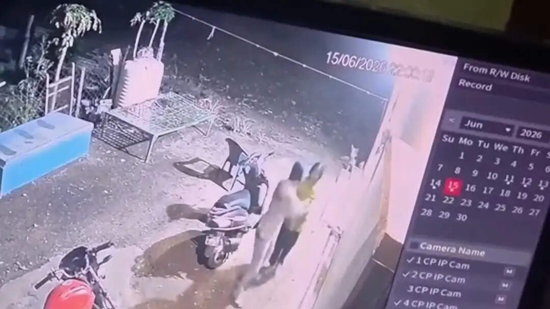 सागर में दुस्साहस: चाकू की नोक पर घर से युवती का अपहरण, बचाने आई मां पर हमला