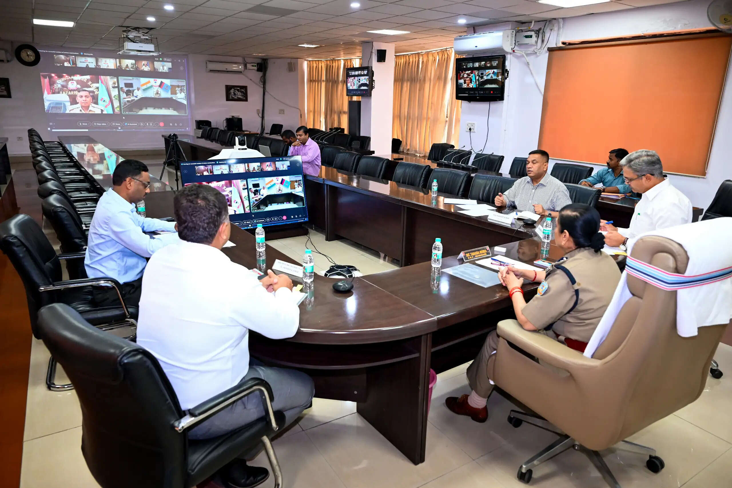 एनईईटी–जेईई सहित अन्य प्रतियोगी परीक्षाओं को लेकर पुलिस अलर्ट, डीजीपी ने की समीक्षा बैठक