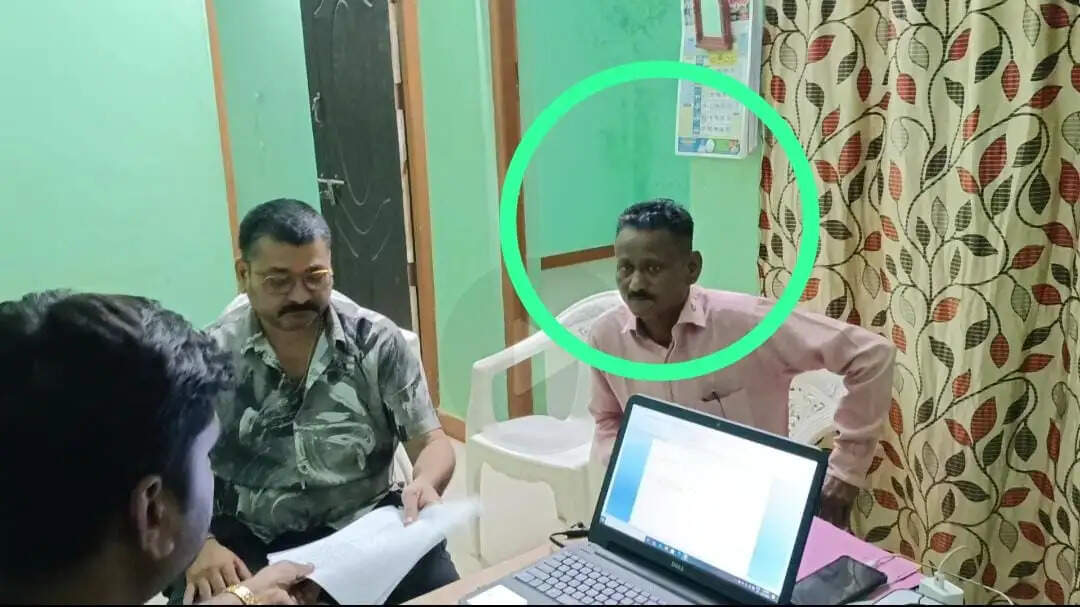 छिंदवाड़ाः लकड़ी के कारोबार का पंजीयन रद्द करने की धमकी, 3 हजार की रिश्वत लेते डिप्टी रेंजर गिरफ्तार