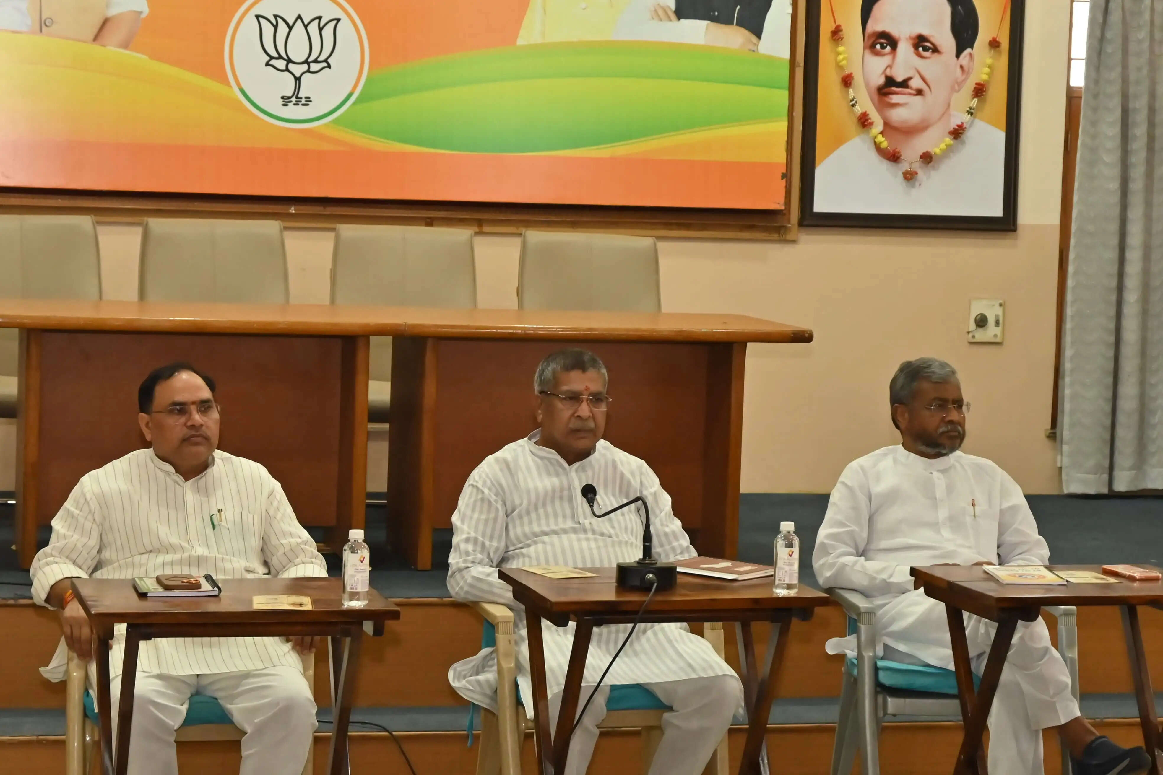 भाजपा ने बूथ स्तर तक संगठन मजबूत करने का बनाया रोडमैप, प्रदेश पदाधिकारियों की बैठक में आगामी कार्यक्रमों पर मंथन