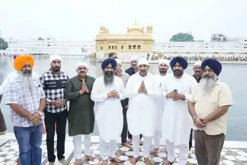 उप-मुख्यमंत्री मुकेश अग्निहोत्री ने स्वर्ण मंदिर में शीश नवाया