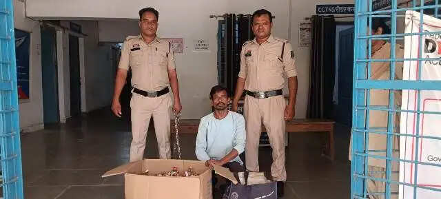 रायगढ़ पुलिस का बड़ा एक्शन : गांजा तस्कर और शराब कारोबारी गिरफ्तार, भारी मात्रा में नशा जब्त