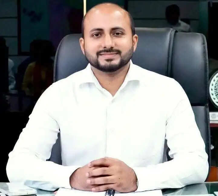 प्राथमिकता देकर करें विकास एवं जनहित परियोजनाओं का क्रियान्वयन : डीसी