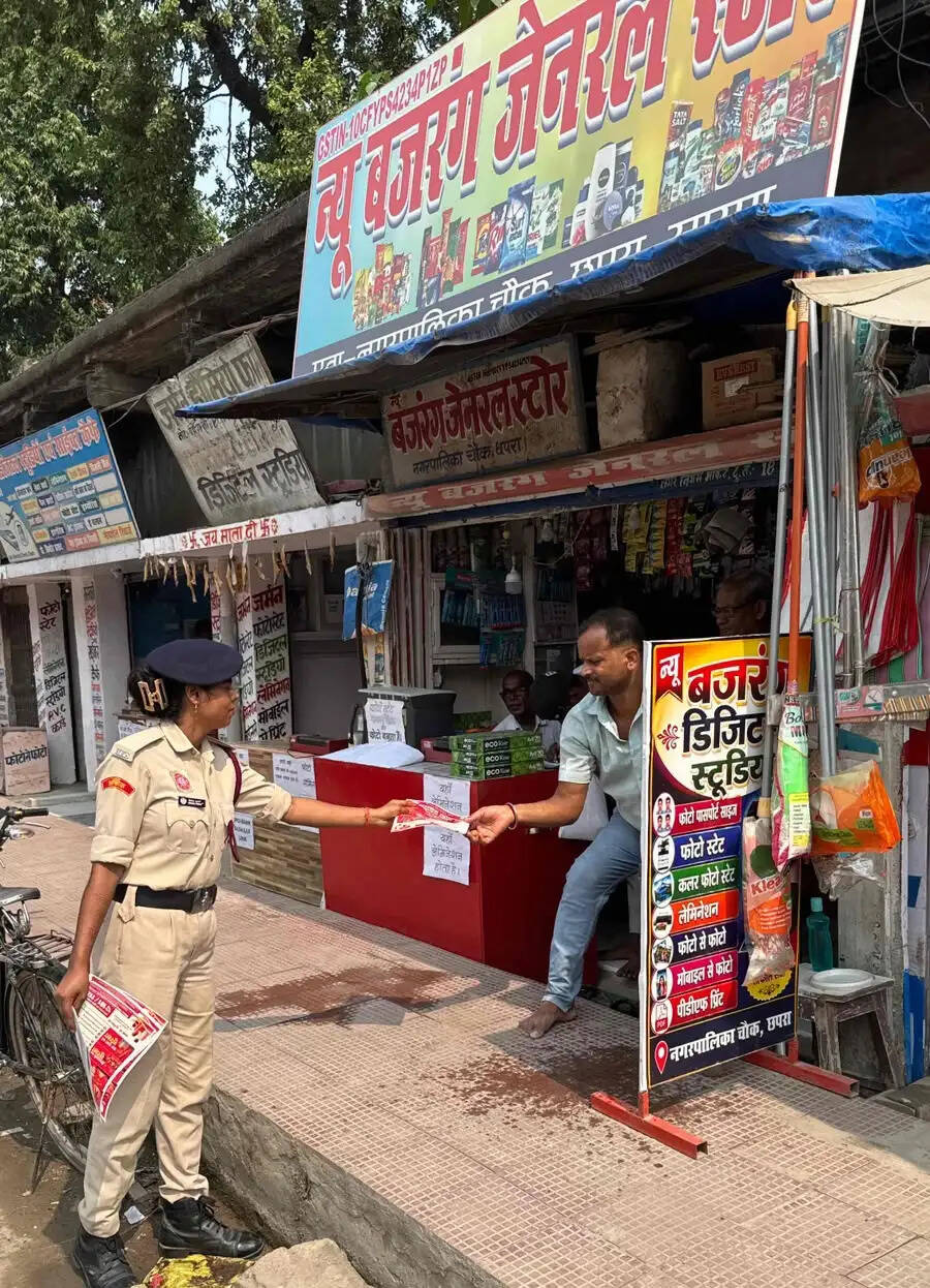 दुर्गा पूजा को लेकर अग्निशमन विभाग का अलर्ट, छपरा में पंडालों का किया निरीक्षण