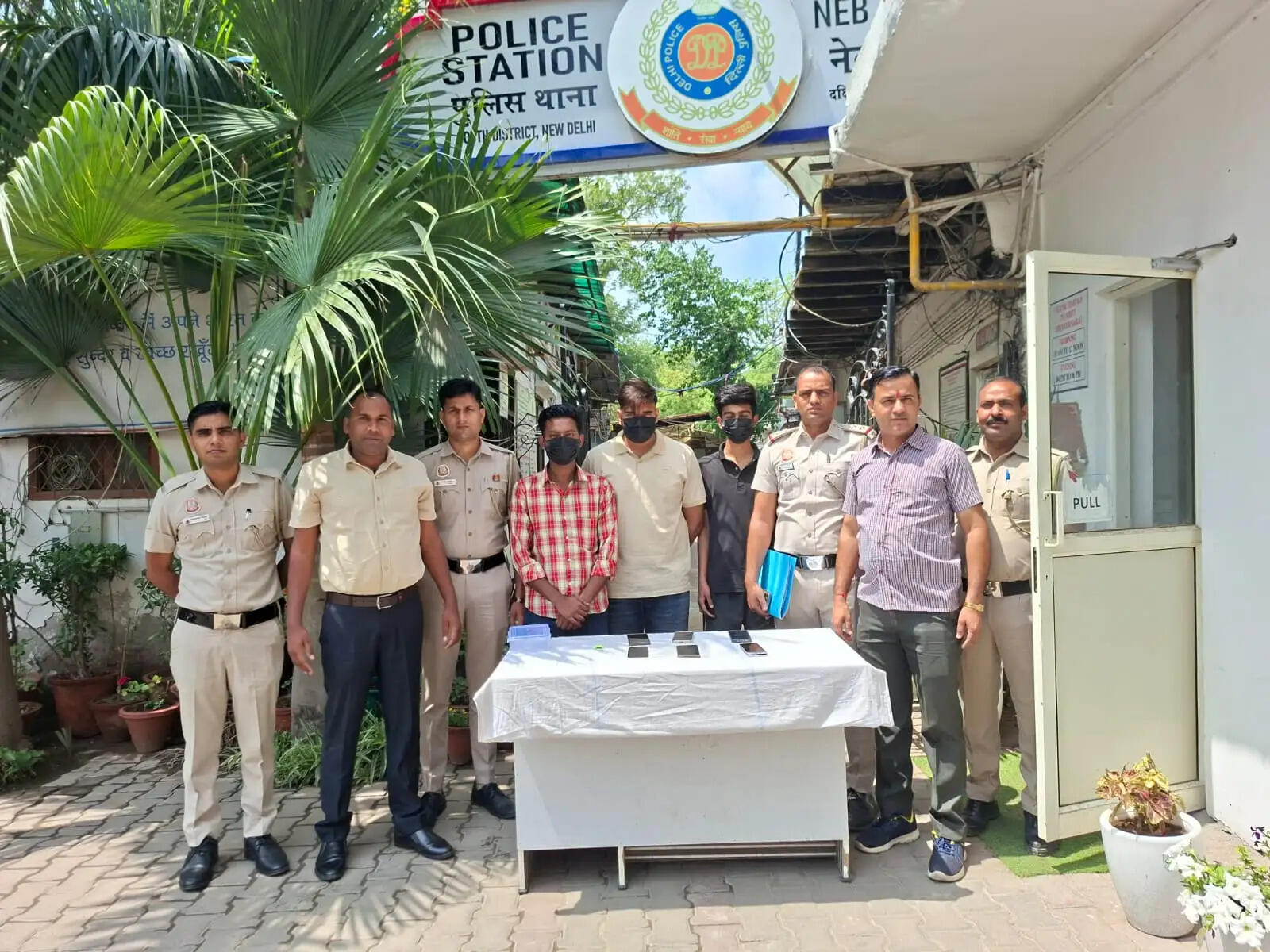 क्रिप्टोकरेंसी के नाम पर ठगी करने वाले गिरोह के तीन सदस्य गिरफ्तार