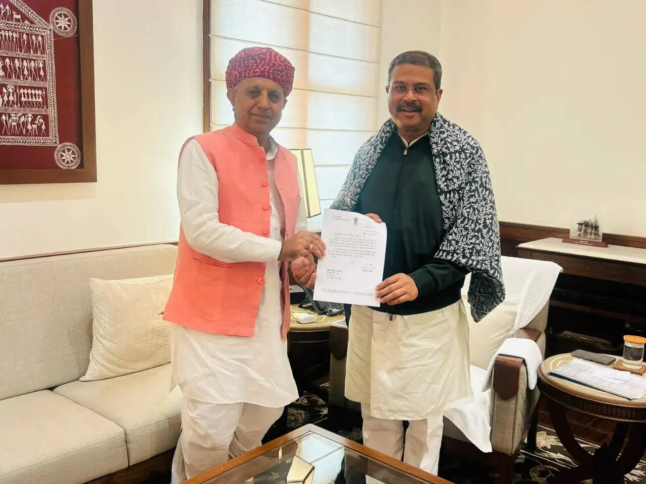 भागीरथ चौधरी ने केंद्रीय शिक्षा मंत्री से मिल कर राजस्थान केंद्रीय विश्वविद्यालय के लिए मांगा मेडिकल कॉलेज