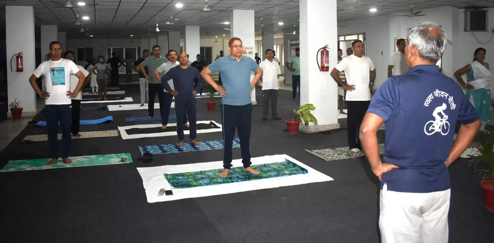 योग दिवस पर रिम्स के चिकित्सकों ने किया योगाभ्यास