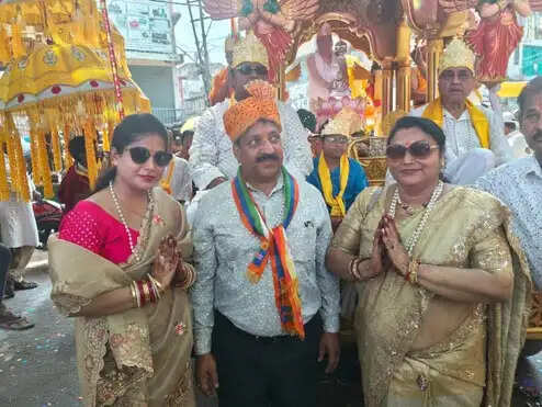 भगवान महावीर जयंती पर निकाली गई भव्य शोभा यात्रा