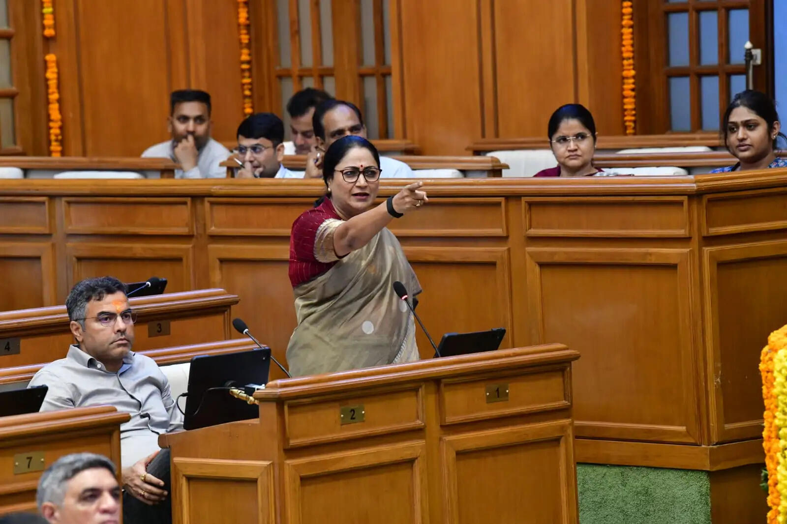 दिल्ली लक्ष्मी योजना पर सदन में मुख्यमंत्री ने विपक्ष के सवालों का दिया जवाब, बोलीं- सबसे बड़ी जनकल्याणकारी योजनाओं में से एक