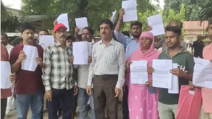 रेलवे के बेदखली नोटिस पर बवाल, कटिहार में&nbsp;सुनवाई&nbsp;के फैसले का विरोध