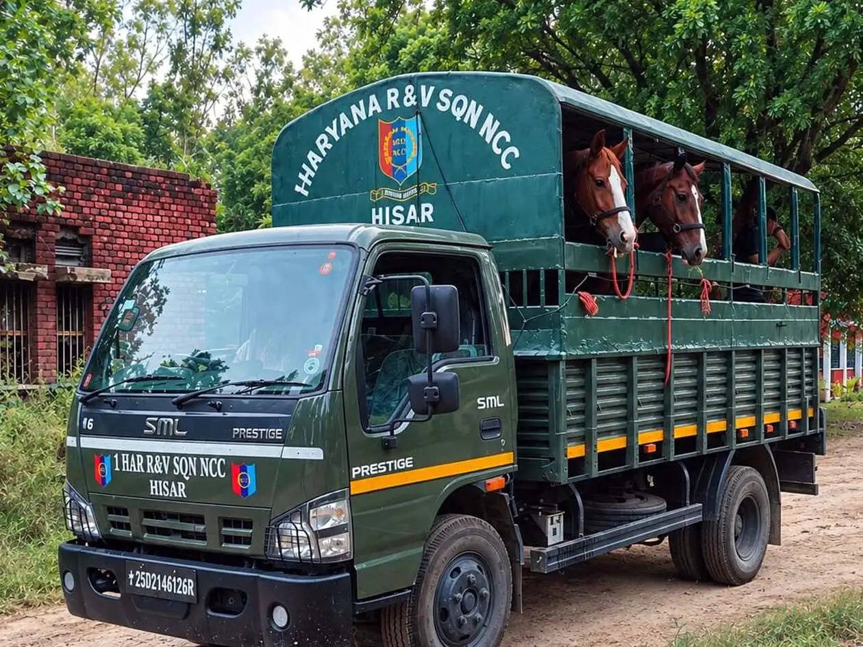 हिसार : घुड़सवारी प्रशिक्षण के लिए प्रथम हरियाणा आरएंडवी स्क्वाड्रन एनसीसी को मिले दो नए घोड़े