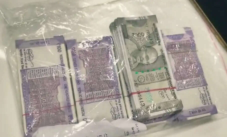 अशोकनगर में जाली नोटों के अंतरराज्यीय नेटवर्क का भंडाफोड़, 87,700 रुपये की नकली भारतीय मुद्रा जब्त