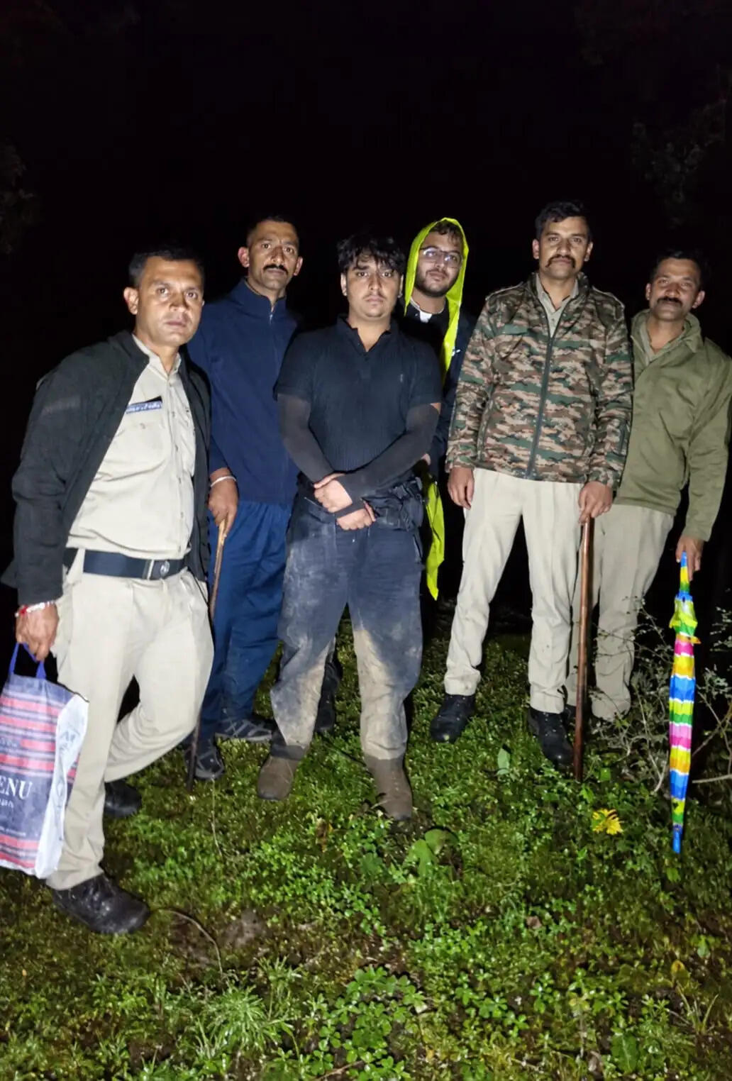 चूड़धार में रातभर चला रेस्क्यू, जंगल में रास्ता भटके चार श्रद्धालु सुरक्षित निकाले