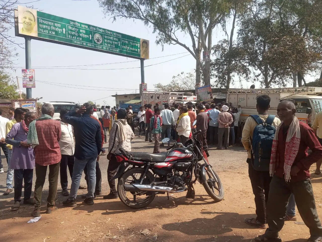 संविदा लाइनमैन की मौत मामले में अधिशासी अभियंता समेत पांच कर्मचारी निलंबित