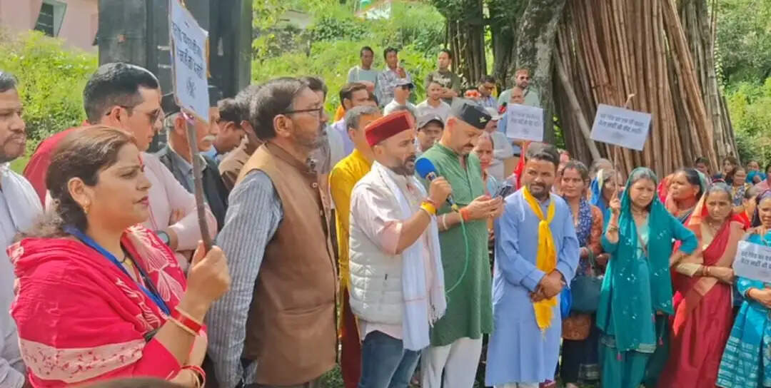 सिमली बेस अस्पताल पर आर-पार की लड़ाई, पदयात्रा देहरादून रवाना
