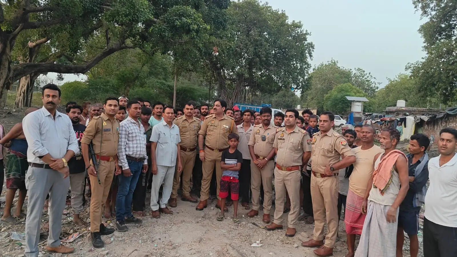 रेलवे ट्रैक पर पत्थरबाजी रोकने को जीआरपी का जागरूकता अभियान