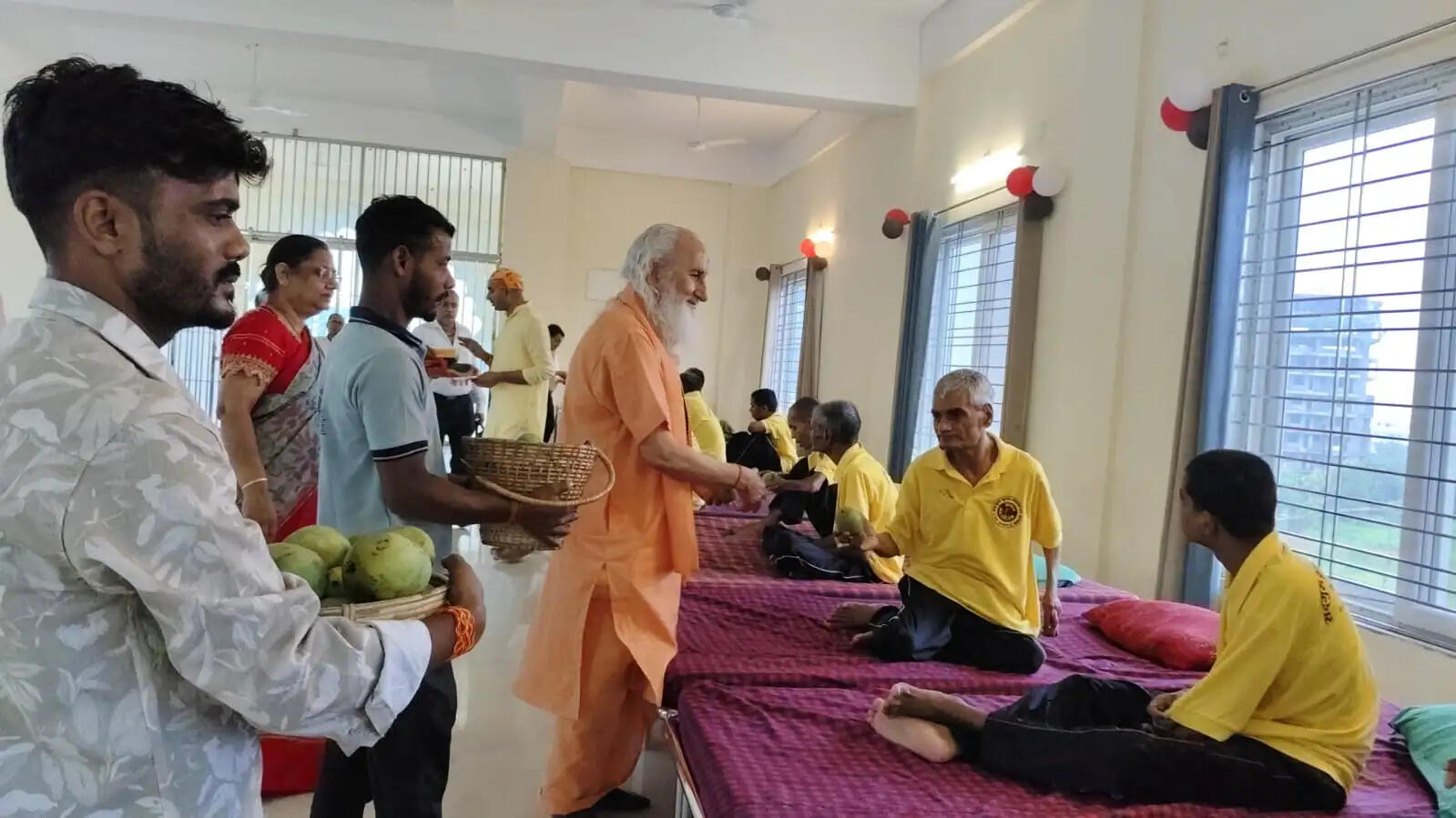 स्वामी सदानंद महाराज ने सद्गुरु कृपा अपना घर आश्रम का किया दौरा, 50 नए आधुनिक बिस्तर लगाने की घोषणा