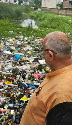 मंत्री सुरेश खन्ना ने वाराणसी के जयप्रकाश नगर में किया स्थलीय निरीक्षण, अधिकारियों को दिए सख्त निर्देश