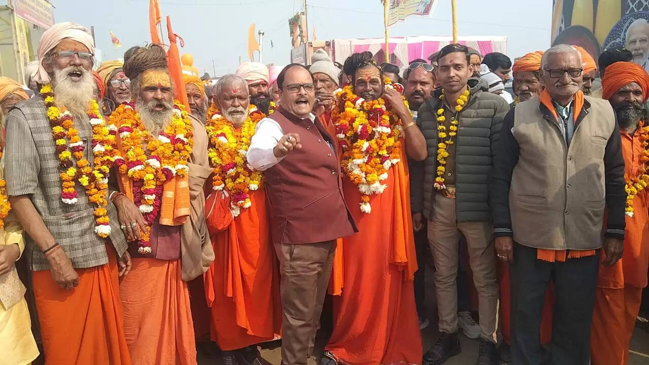 मेला राम नगरिया में नागा सन्तों ने निकाली परिक्रमा यात्रा