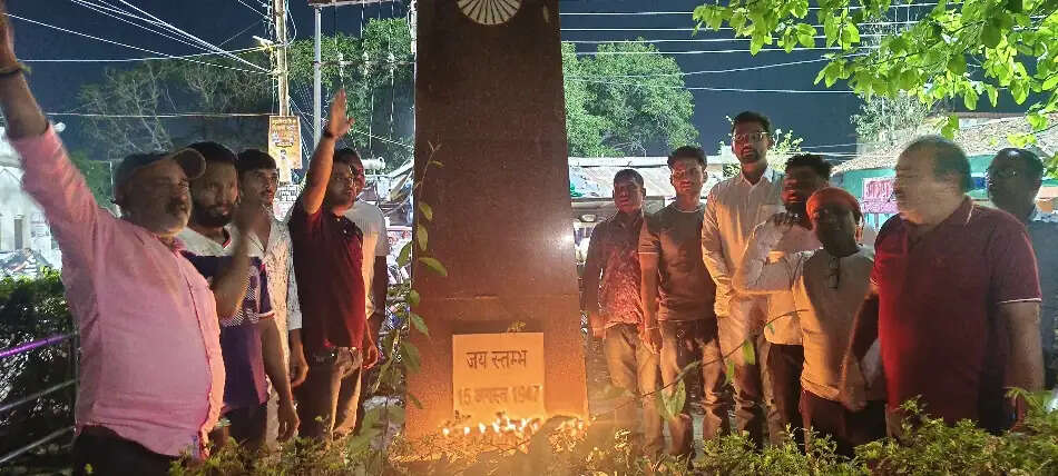 बलिदान दिवस पर युकां ने किया श्रद्धांजलि कार्यक्रम का आयोजन