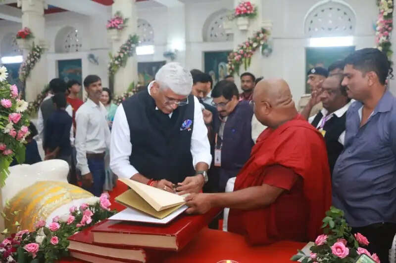 मप्रः विश्व धरोहर सांची में समृद्ध बौद्ध विरासत और स्थापत्य कला को देख अभिभूत हुए ब्रिक्स डेलीगेट्स