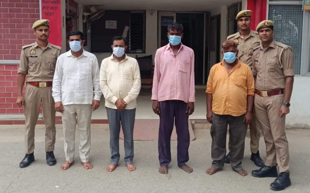 बिजनौर में गौकशी प्रकरण में मुठभेड़ के बाद 5 आरोपित गिरफ्तार