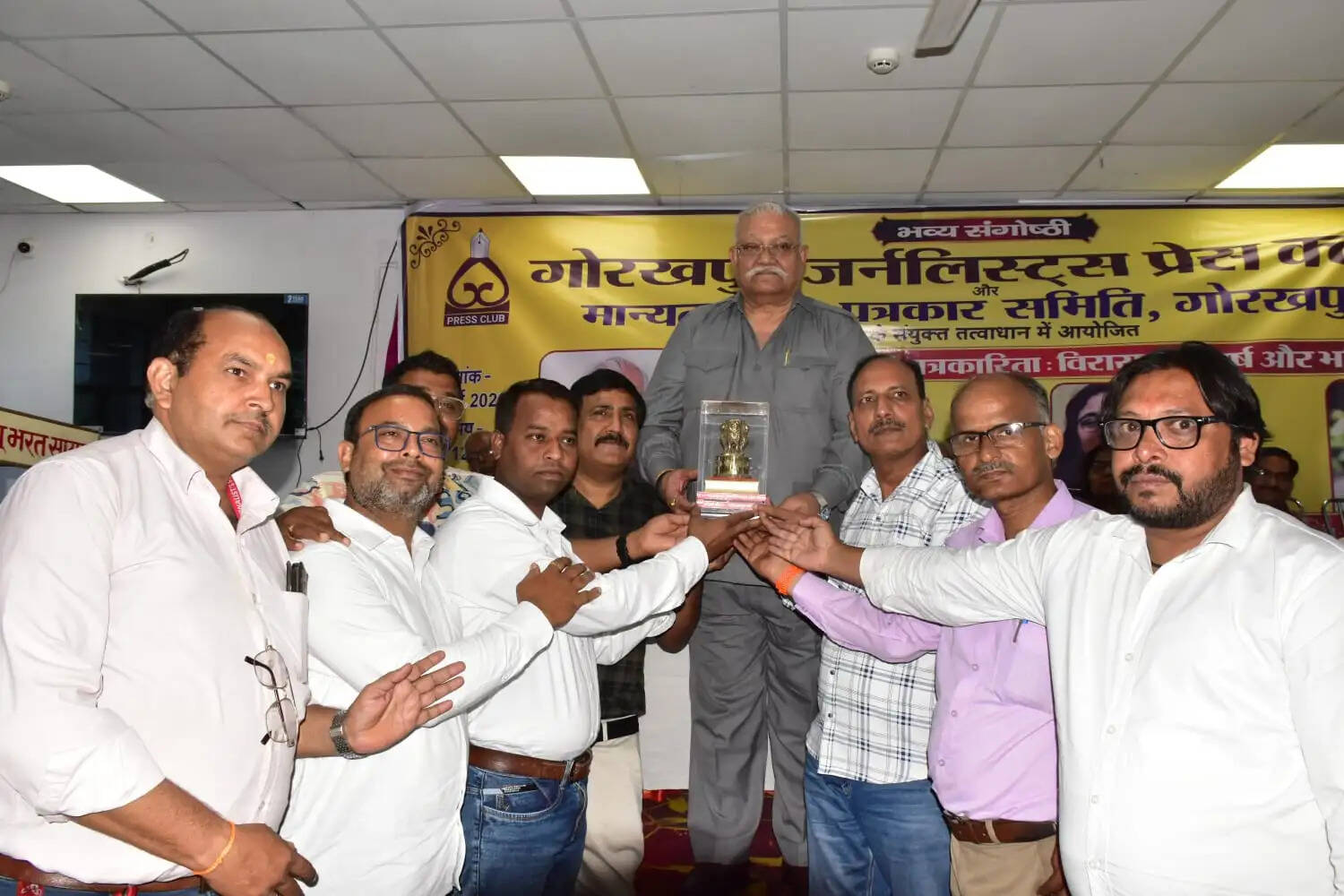 हिंदी पत्रकारिता के 200 वर्ष पूरे हाेने पर गोरखपुर में संगोष्ठी, विरासत से भविष्य तक पर हुई गहन चर्चा