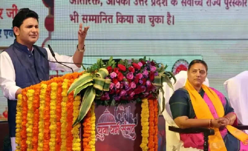 भगवामय भारत का सपना हुआ साकार, अब संस्कृति से जुड़ें युवाः मनोज मुंतशिर