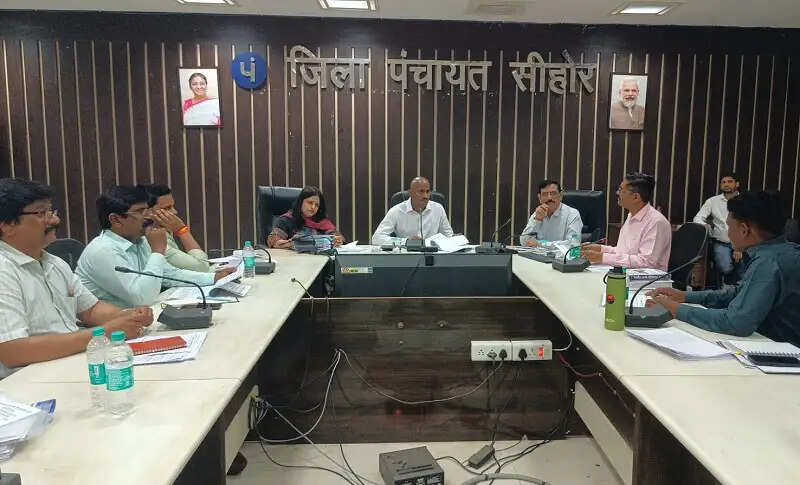 सीहोरः जिले में अचल संपत्तियों की बाजार दरों के पुनरीक्षण पर चर्चा, 1008 लोकेशनों में वृद्धि के प्रस्ताव