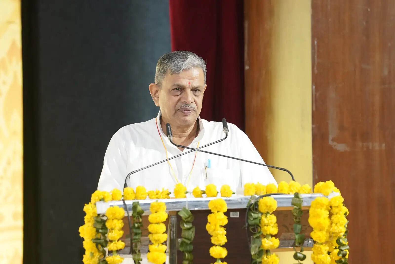 श्रम साधक मजबूत होंगे तो समाज और भविष्य दोनों मजबूत होंगे