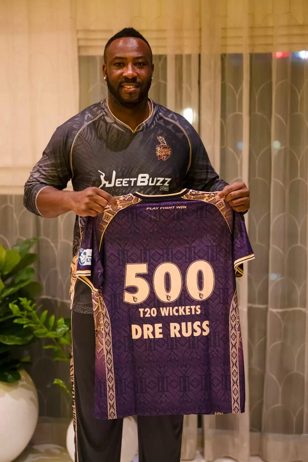 अबू धाबी नाइट राइडर्स ने आंद्रे रसेल को 500 टी20 विकेट पूरे करने पर किया सम्मानित