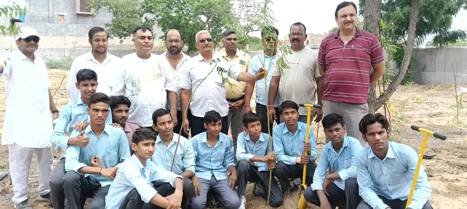लघु उद्योग भारती द्वारा लक्ष्य सघन वन – 1000 पौधे अभियान के तहत&nbsp;पौधों का वृक्षारोपण