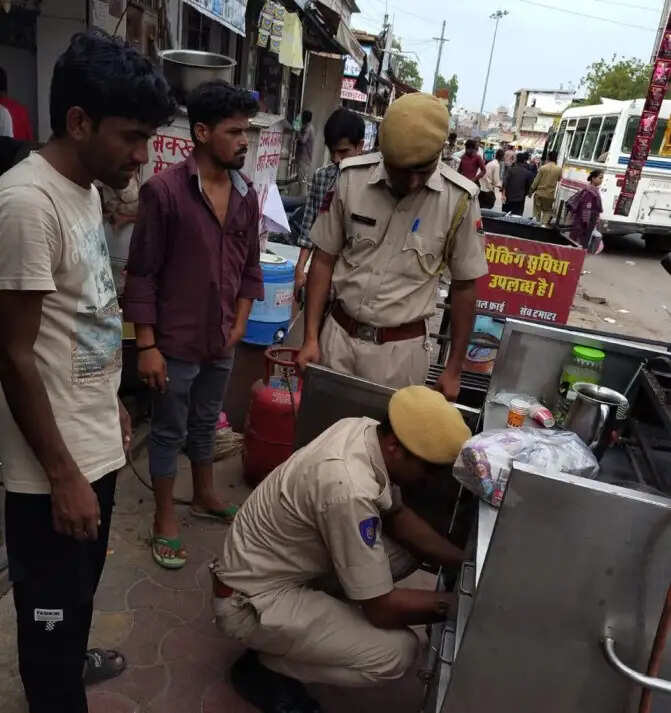 नशे के खिलाफ पुलिस की कार्रवाई, 150 ठिकानों पर दी दबिश