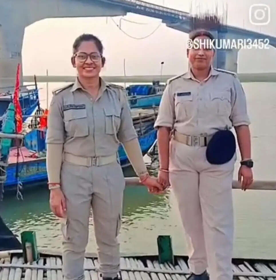 ड्युटी के दौरान रील बनाते महिला पुलिसकर्मी का विडियो हुआ वायरल