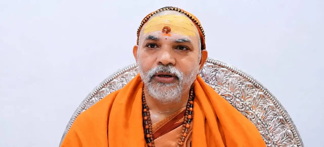 बद्रीनाथ के हेलीकॉप्टर हादसे से काशी के संत मर्माहत, शंकराचार्य स्वामी अविमुक्तेश्वरानंद ने जताया शोक