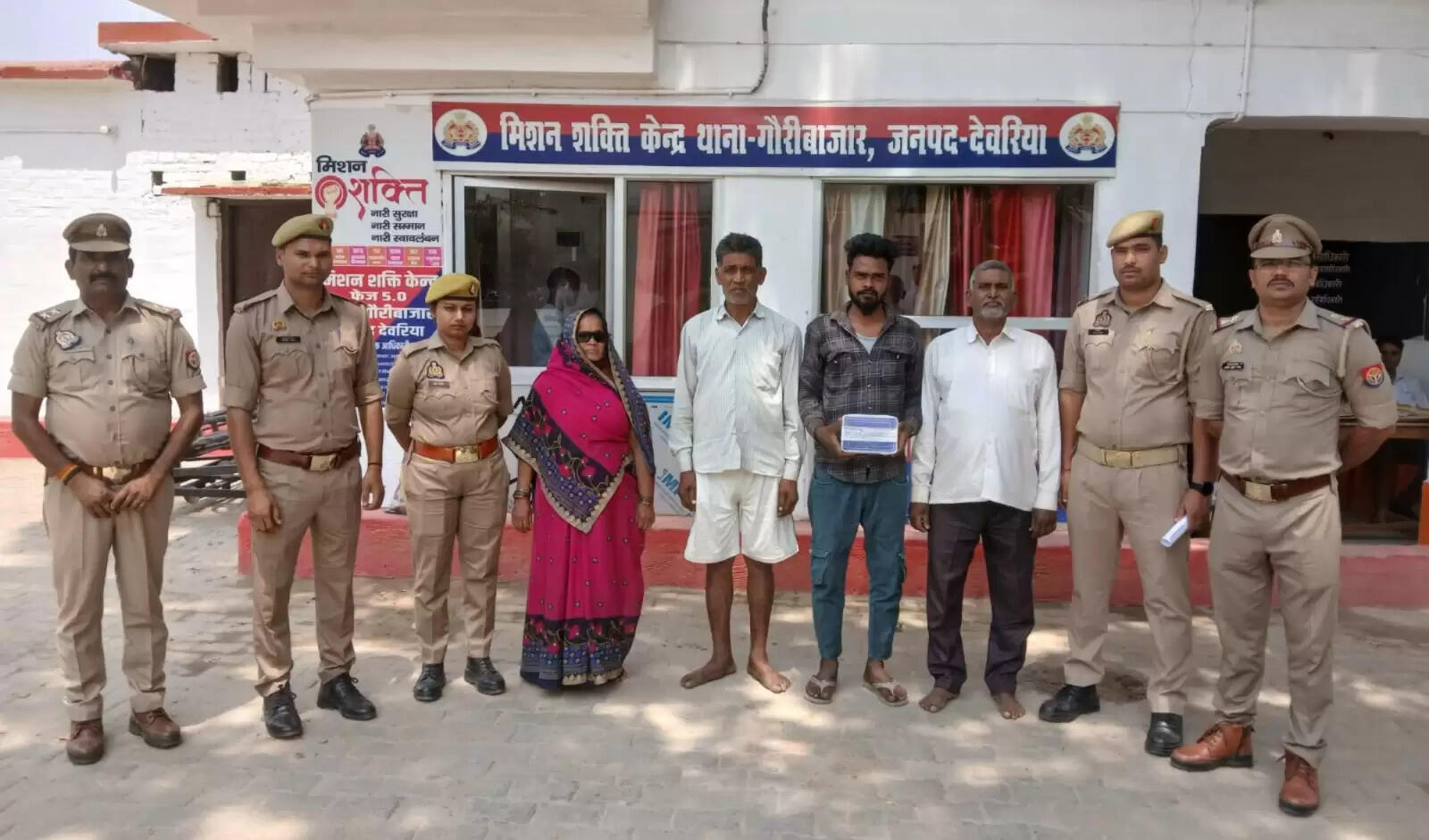 देवरिया : पुलिस ने हत्या के आरोप में फरार चार आराेपिताें काे किया गिफ्तार